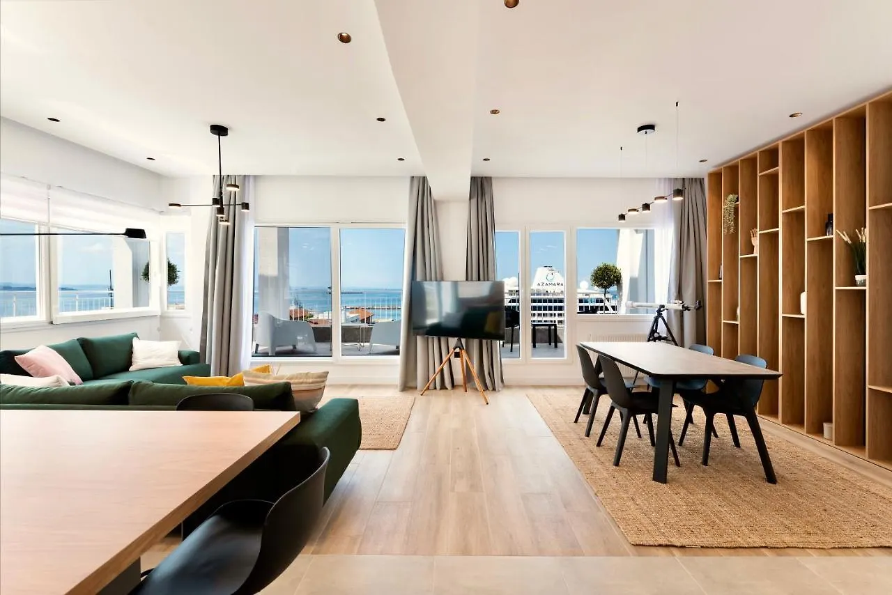 Oddity Seafront Penthouse Apartments テッサロニキ ギリシャ