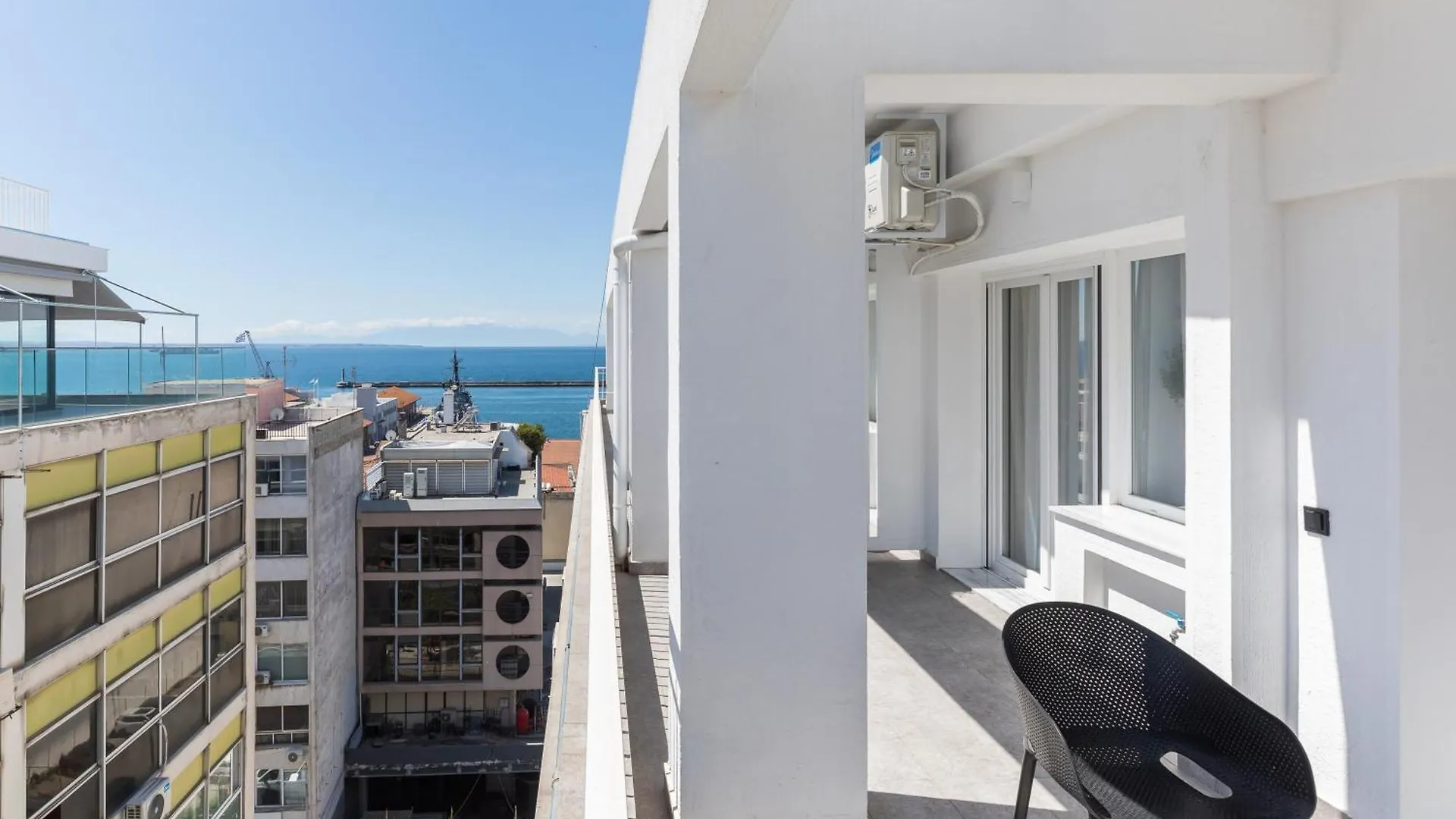 Oddity Seafront Penthouse Apartments テッサロニキ ギリシャ
