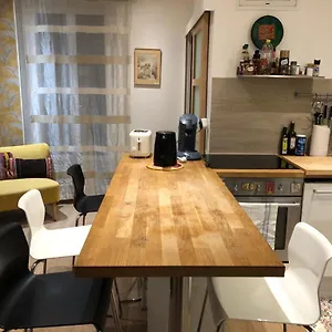 47m2 Calme Au Coeur De Apartment Paris