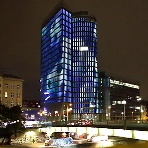 Rooftop Cozy Near Innerstadt With Ac Apartment Vienna